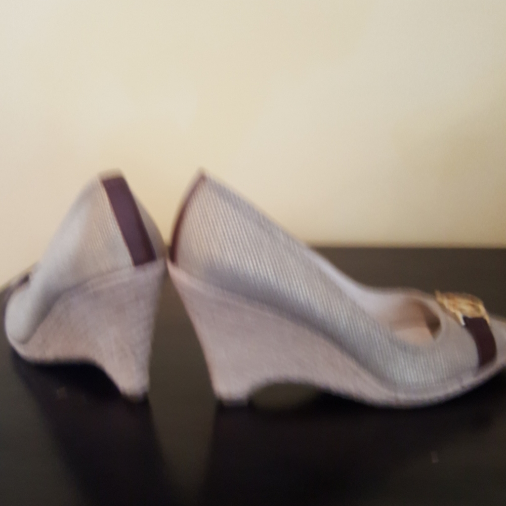 Shoes - Picture 2 of 4